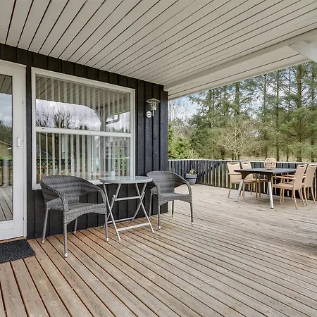 펜션 Three-bedroom Holiday In *