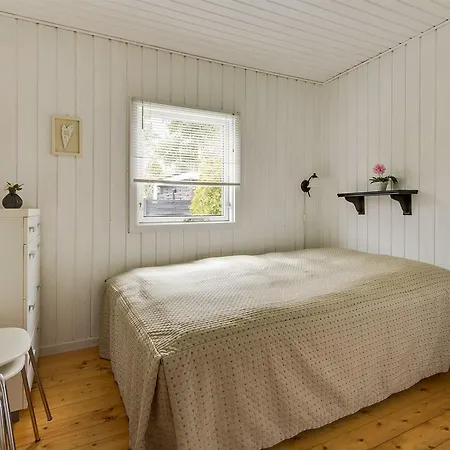 Three-bedroom Holiday In * Hals