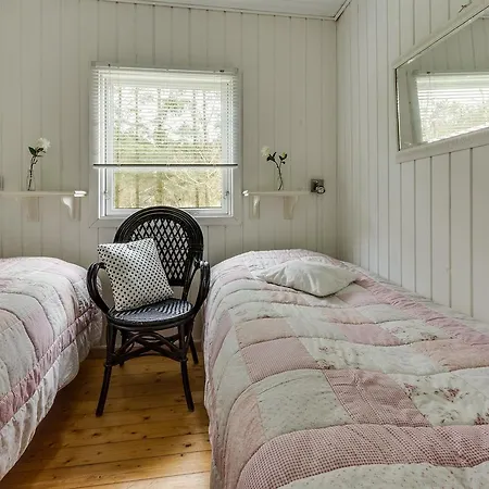 Three-bedroom Holiday In * Hals