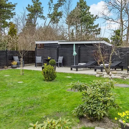 Three-bedroom Holiday In * Hals